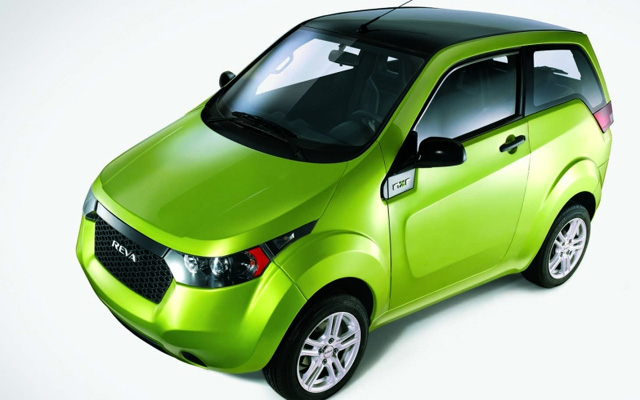 Reva Ties Up With Carzonrent to Offer its Electric Cars on Rent