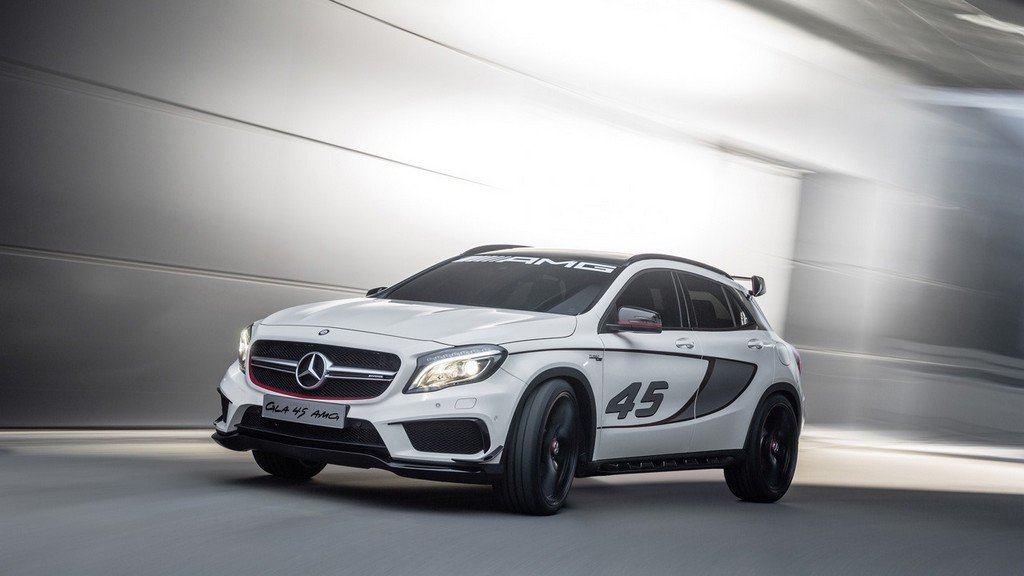 Mercedes GLA45 AMG unveiled before Detroit Auto Show 2014