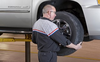 cadillac-escalade-tire-replacement