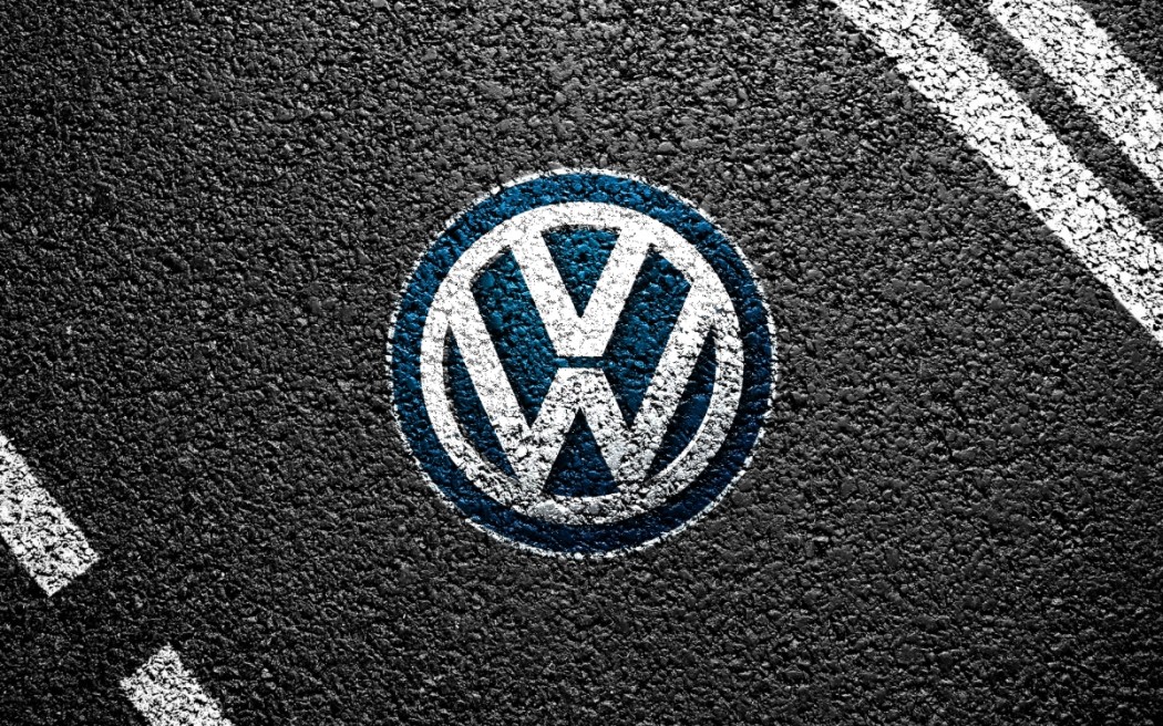 Volkswagen-Logo-Wallpaper-on-the-Road