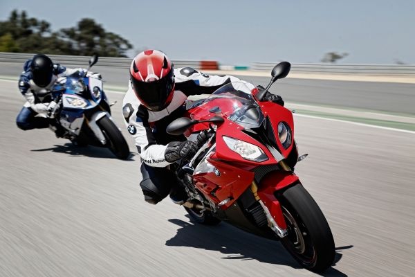 2015-BMW-S-1000-RR-Official-Images-9.jpg.pagespeed.ce.CVNa66xaXP – Copy