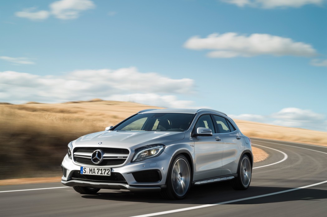 2015-mercedes-benz-gla45-amg-front-three-quarter-in-motion