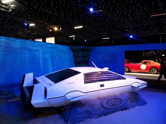 james-bond-lotus-esprit-submarine-1-1