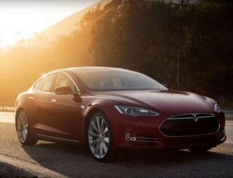 Tesla Motors Introduces All-Wheel-Drive Model D