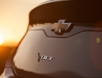 CES 2015: Chevrolet Unveils Redesigned Volt 2016