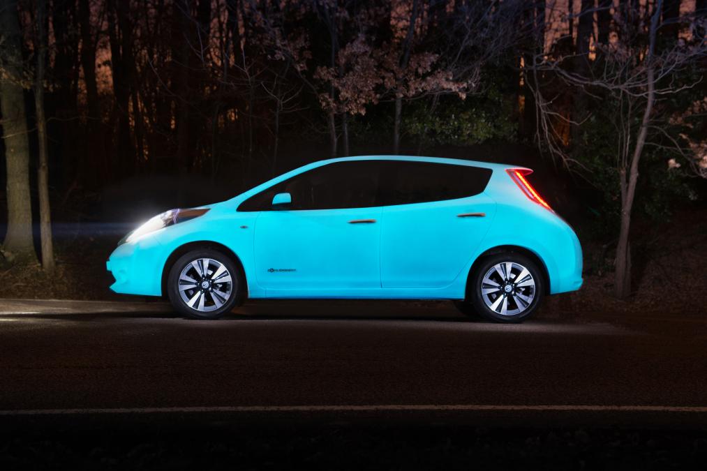 Nissan leaf glow