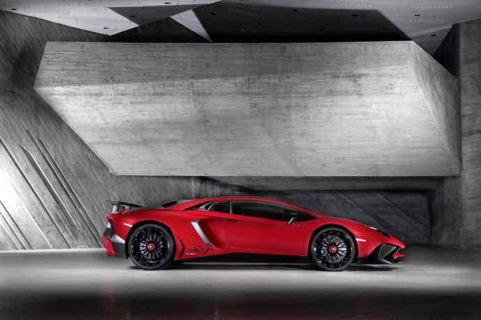 lamborghini-lp750-4.0