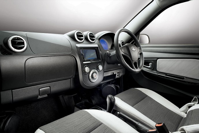 Mahindra-Reva-E2O-India-interior-and-exterior-9