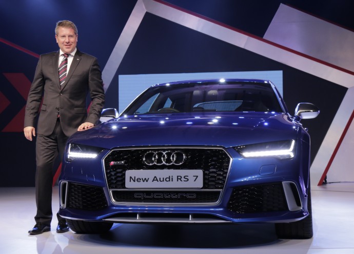 Mr. Joe King, Head, Audi India with the new Audi RS 7 launched at a price of INR 14,020,750_- (ex-showroom Mumbai and Delhi)_1