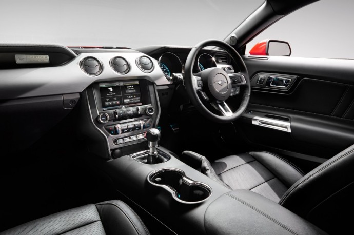 2015-Ford-Mustang-RHD-interior