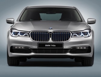 BMW Unveils 740e iPerformance